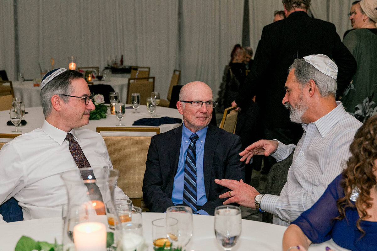 Eliana-Melmed-Photography-Chicago-LosAngeles-Jewish-WeddingPhotography-Dancefloor-00115
