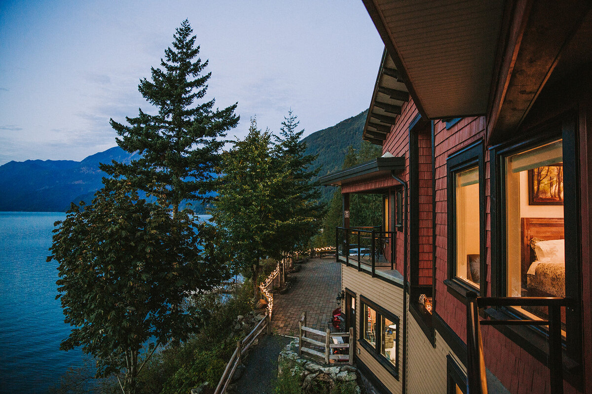 Lodge-98