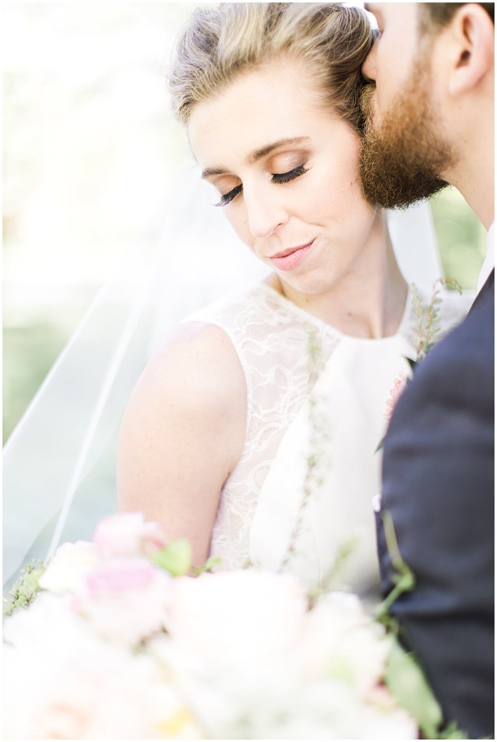 Spring-Floral-Willows-On-Westfield-Lodge-Wedding-Ivan-Louise-Images-Jessica-Dum-Wedding-Coordination_photo_0008