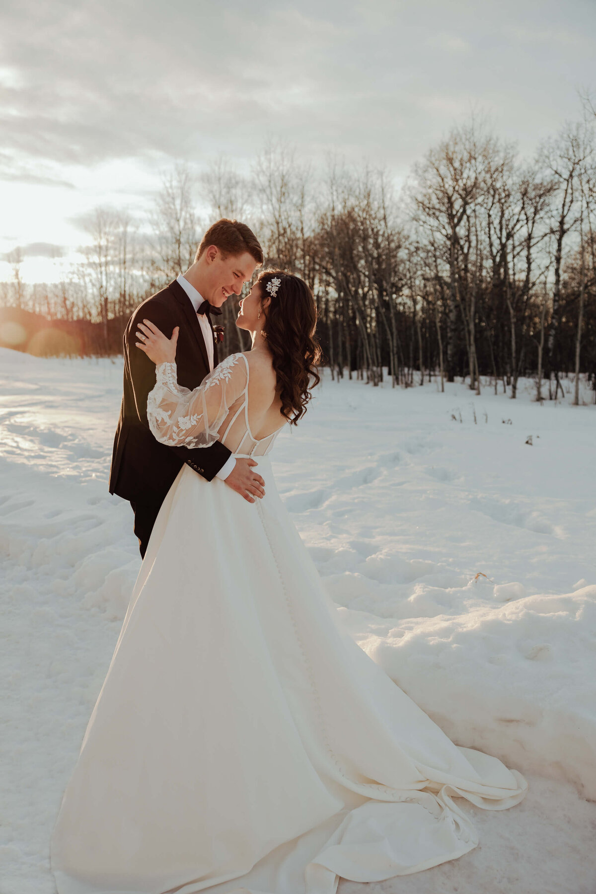 olds-central-alberta-willow-lane-barn-winter-wedding-lifestyle-photographer-0009