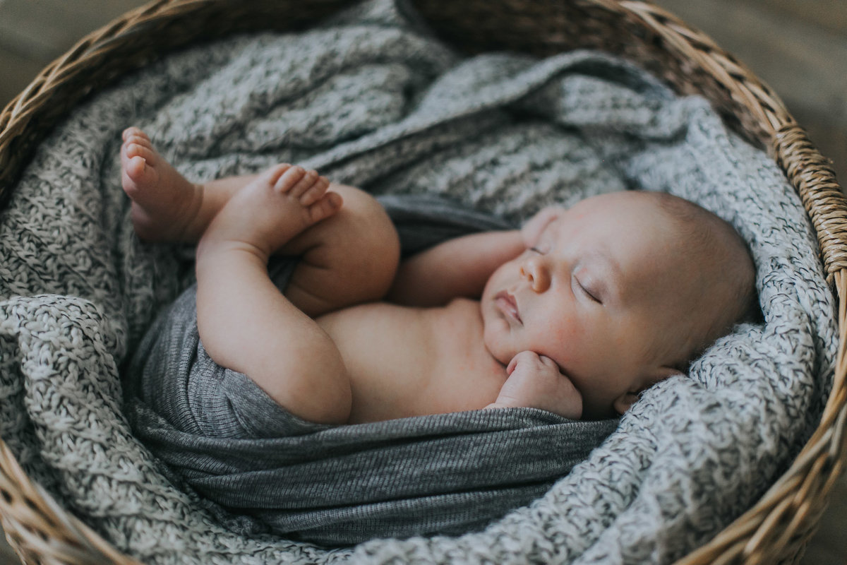 raleigh-newborn-photographer-Jameson-22701