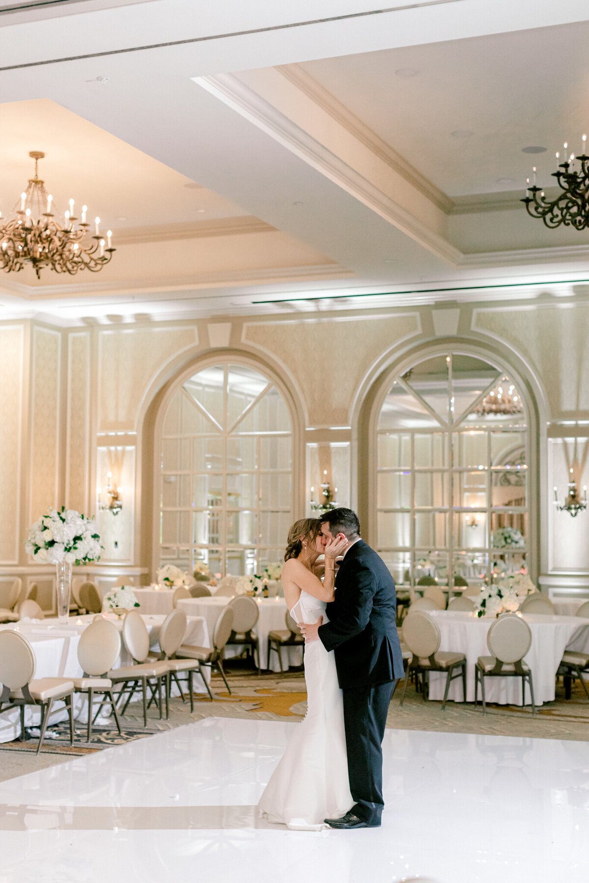 Virginia & Michael's Wedding at the Adolphus Hotel | Dallas Wedding Photographer | Sami Kathryn Photography-220