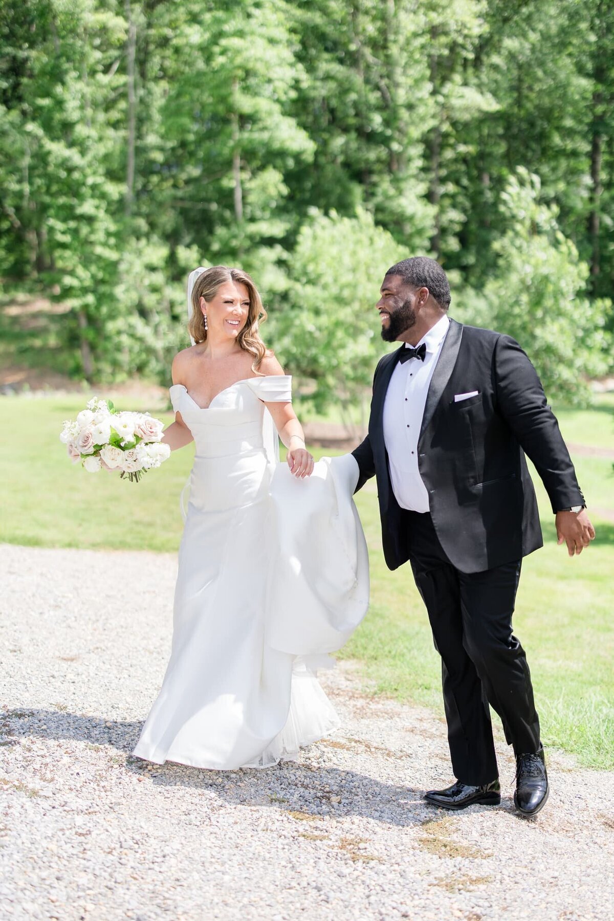 Katie and Alec Wedding Photography Wedding Videography Birmingham, Alabama Husband and Wife Team Photo Video Weddings Engagement Engagements Light Airy Focused on Marriage  Rachel + Eric's Oak Meado_QHYt