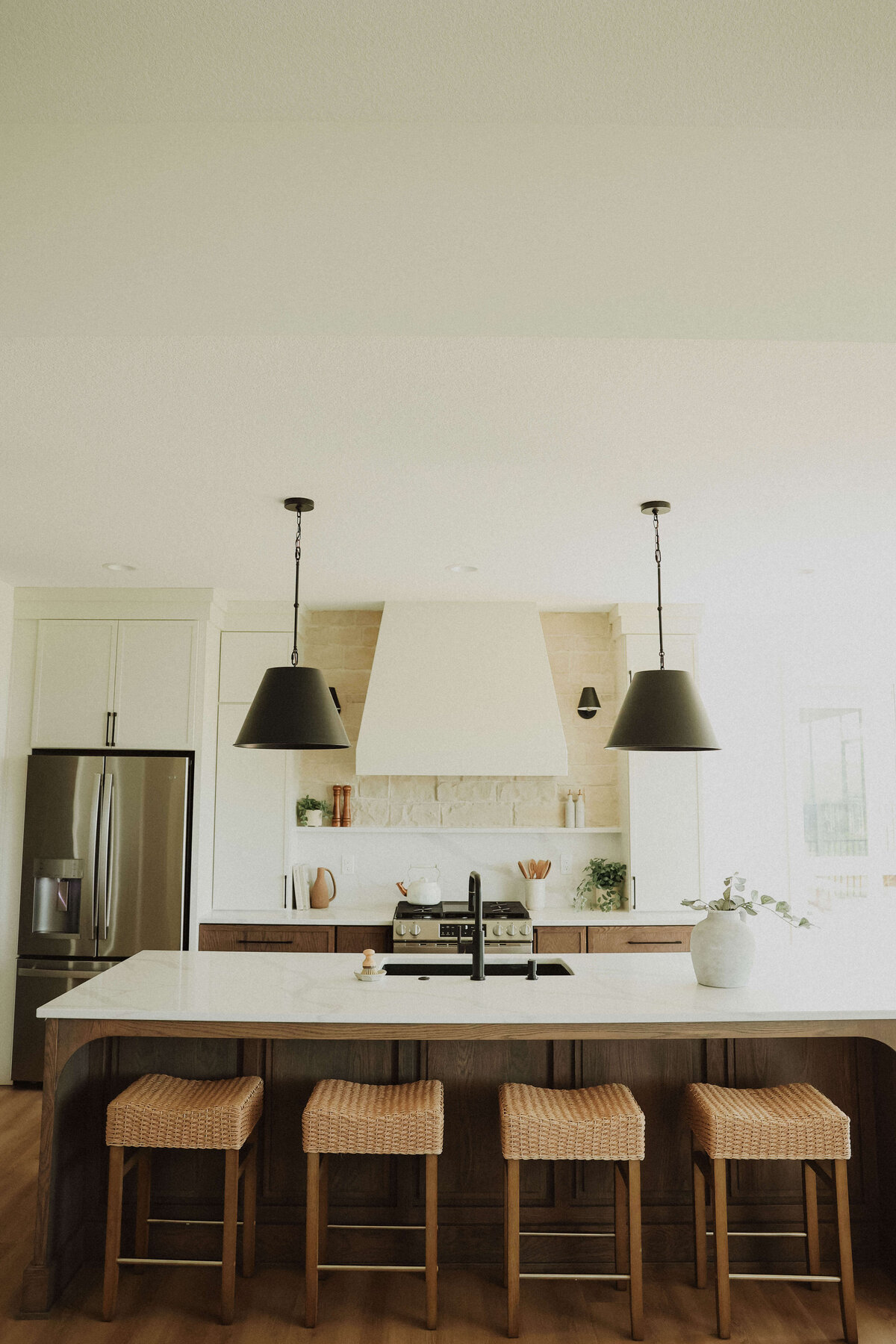 3034-Kitchen-Grimes-Central-Iowa-Custom-Home-JRL-Builders-3F1A2027