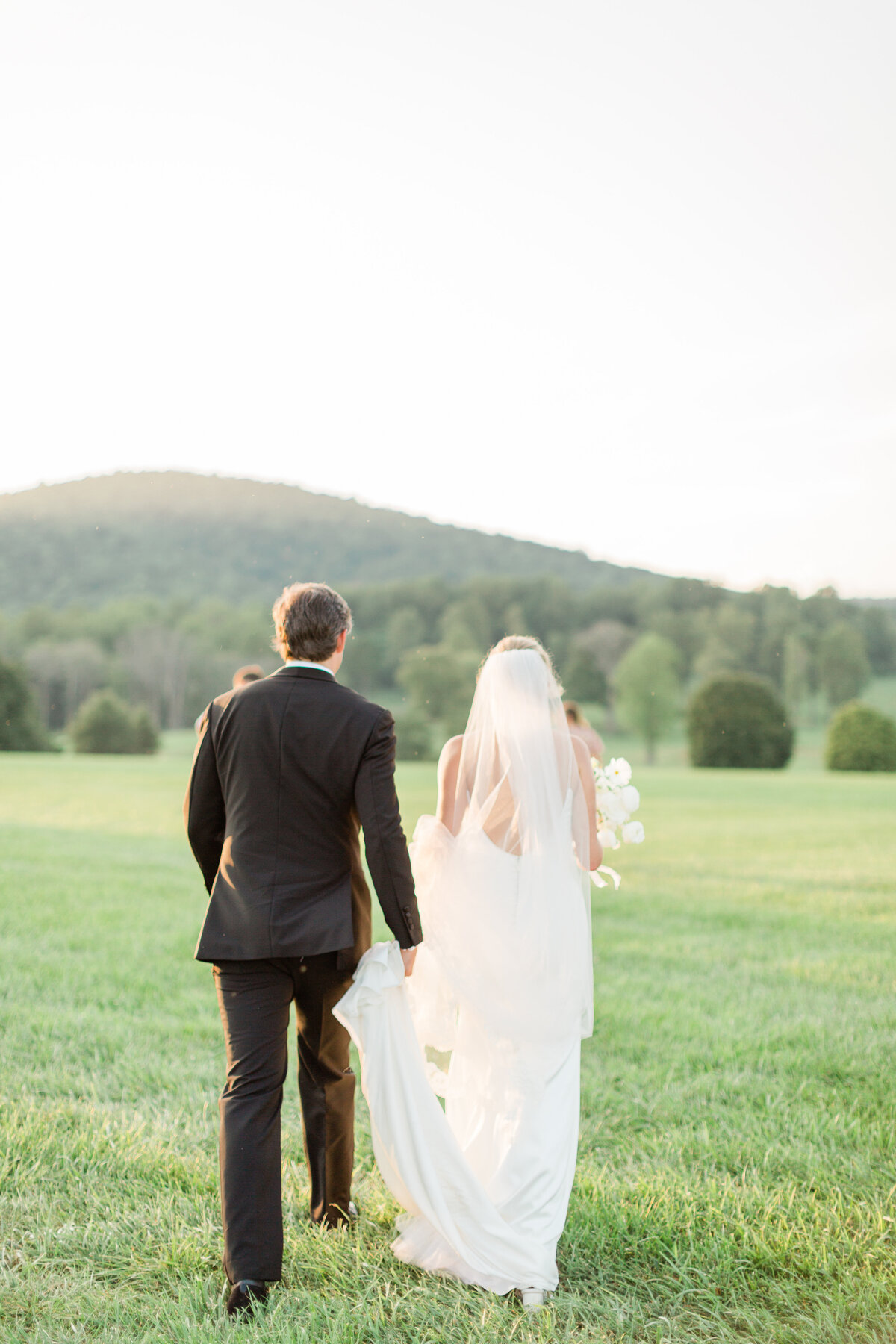 Matt&Carson-CastleHillCider-Charlottesville-Wedding-KelseyMariePhotography-September2021-4217