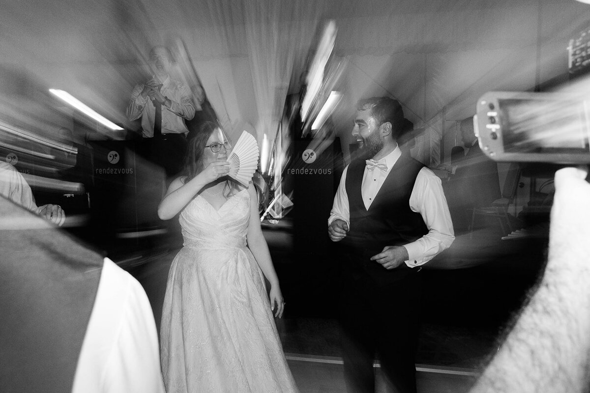 Eliana-Melmed-Photography-Chicago-LosAngeles-Jewish-WeddingPhotography-Dancefloor-00084