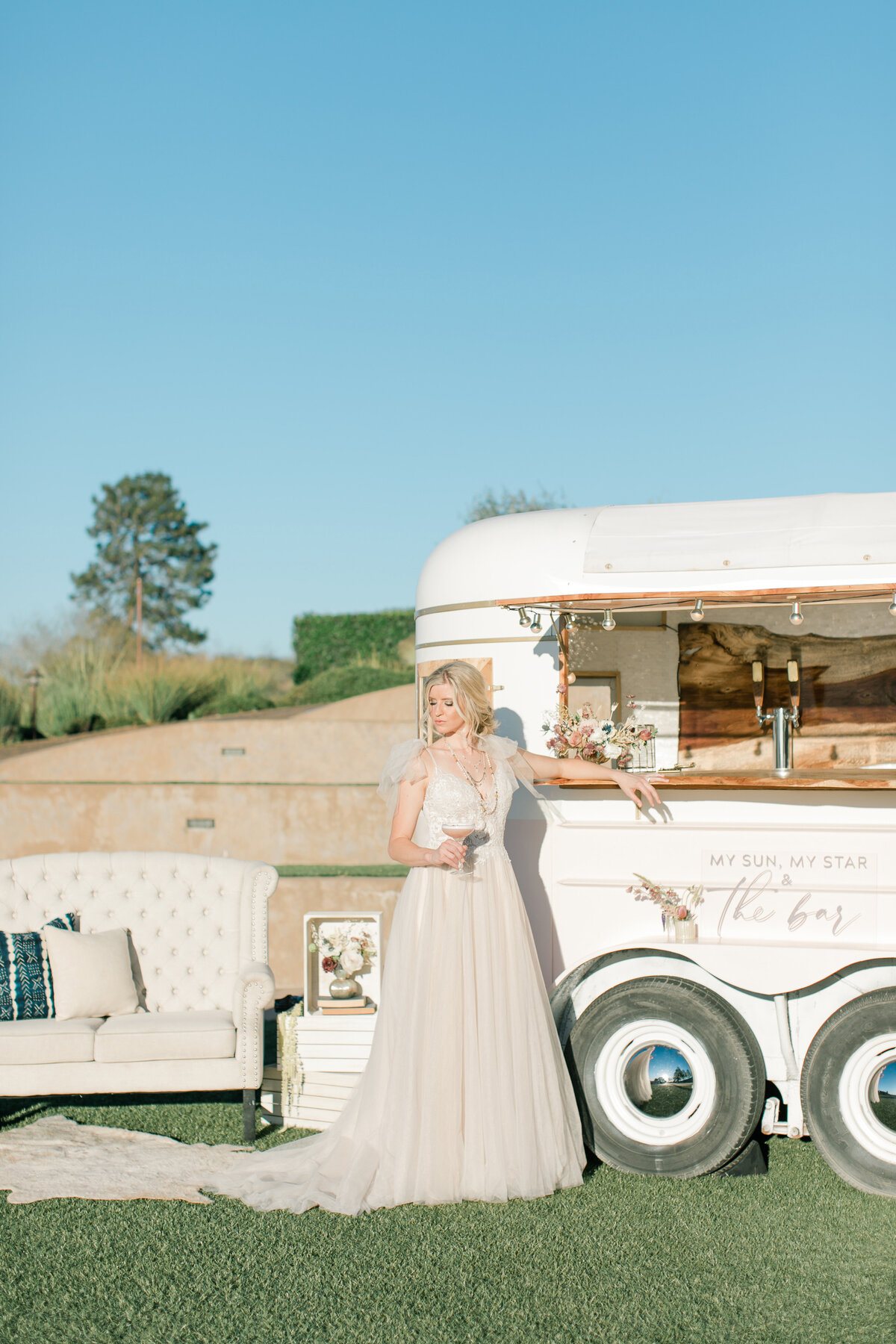 Hailey-Ayson-Photography-Sacramento-Real-Weddings-Magazine-Monn-and-Back-Layout-NOWM-HIRES-00035
