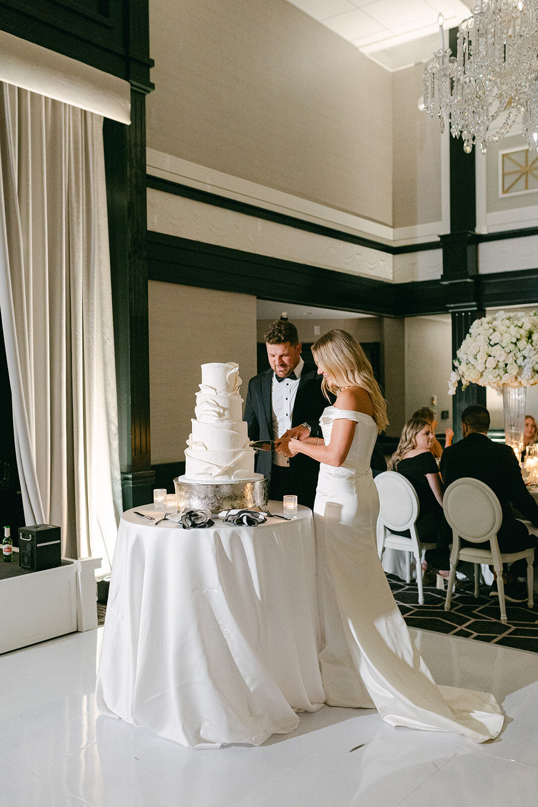 Chic outdoor wedding ceremony at Nemacolin resort in Pennsylvania