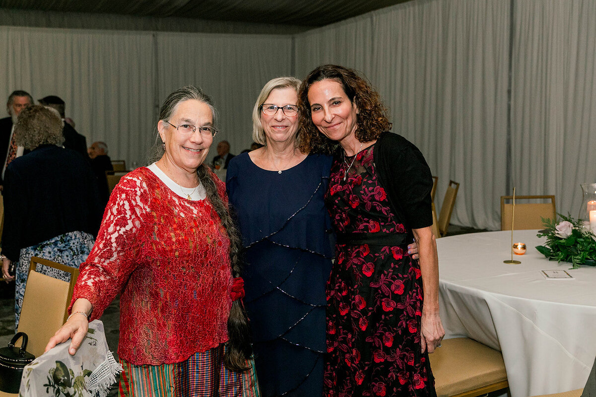 Eliana-Melmed-Photography-Chicago-LosAngeles-Jewish-WeddingPhotography-Dancefloor-00116