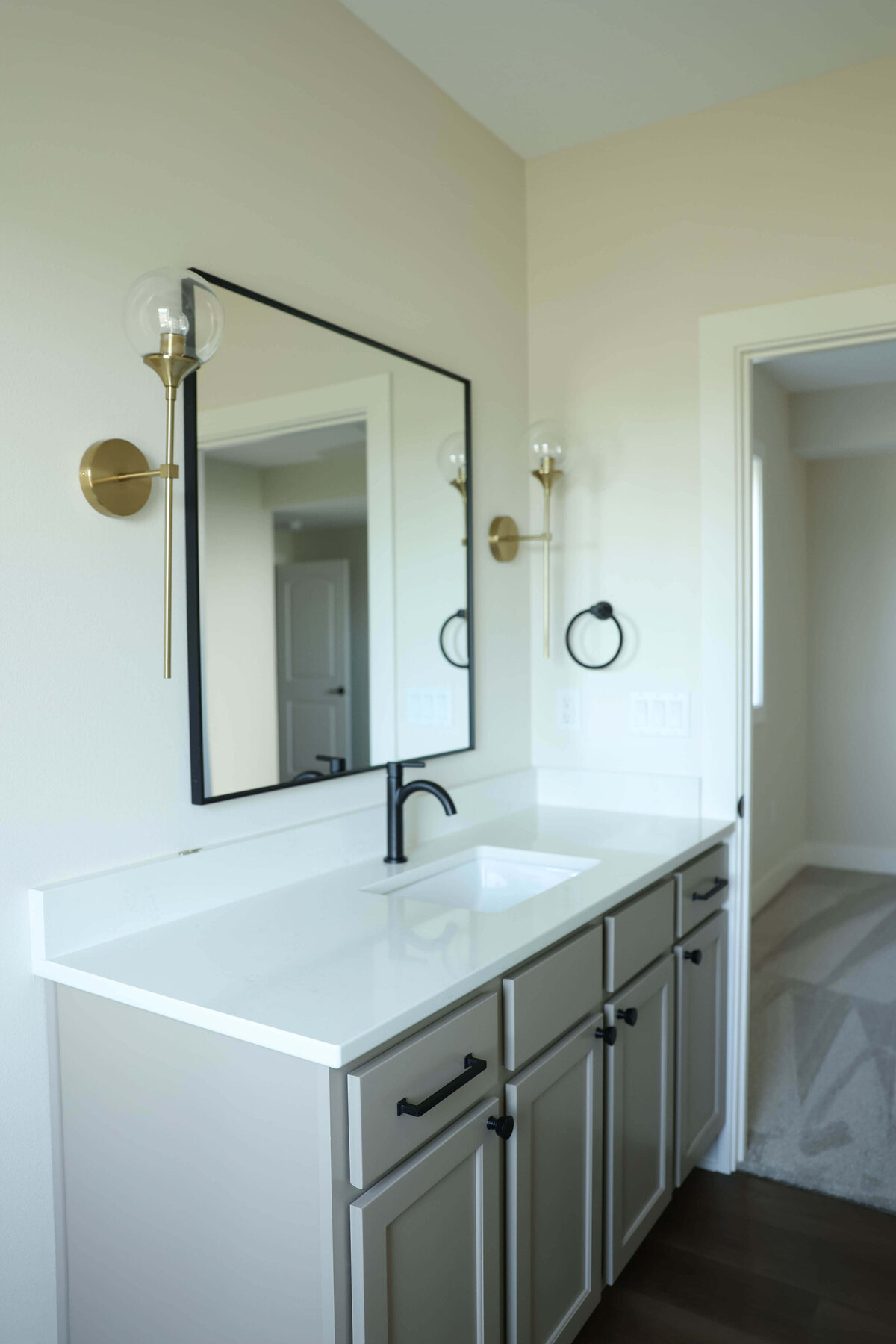 1183-Bathroom-Grimes-Central-Iowa-Custom-Home-JRL-Builders-3F1A9145