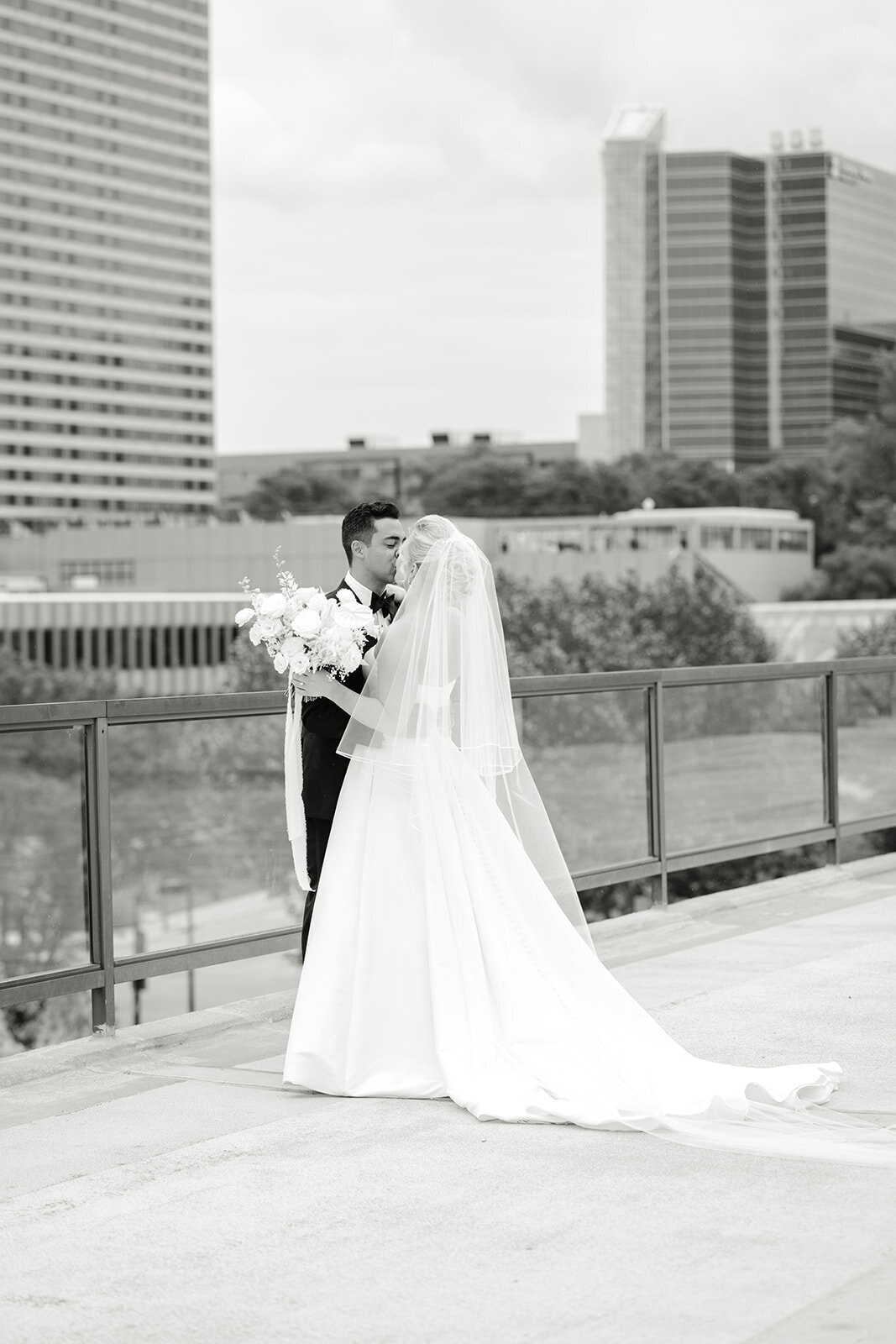 The Parks - The Gallery Event Space - Kansas City Wedding - Kansas City Wedding Photography - Nick and Lexie Photo Film-423