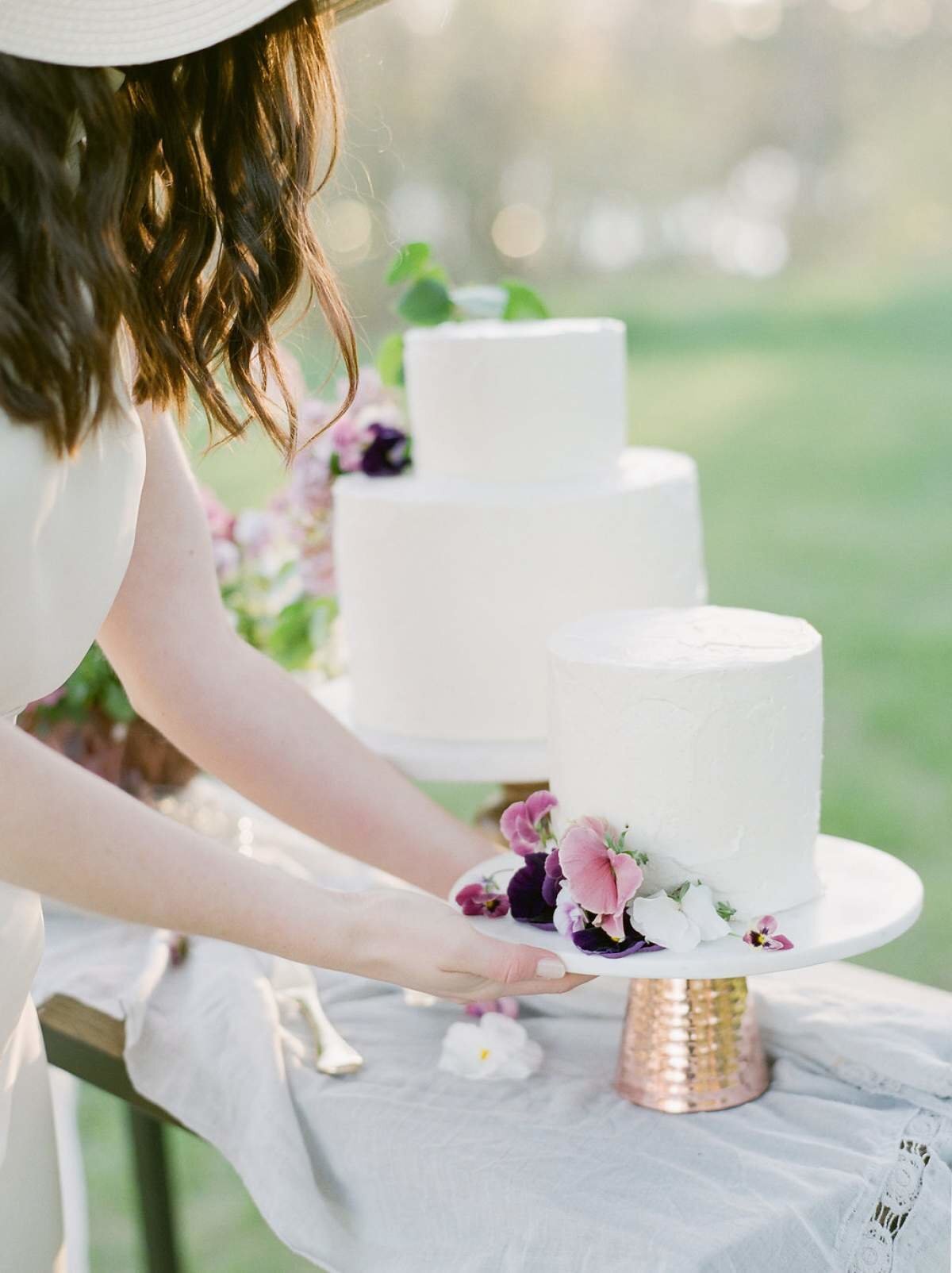 white-wedding-cake-northern-michigan-florist