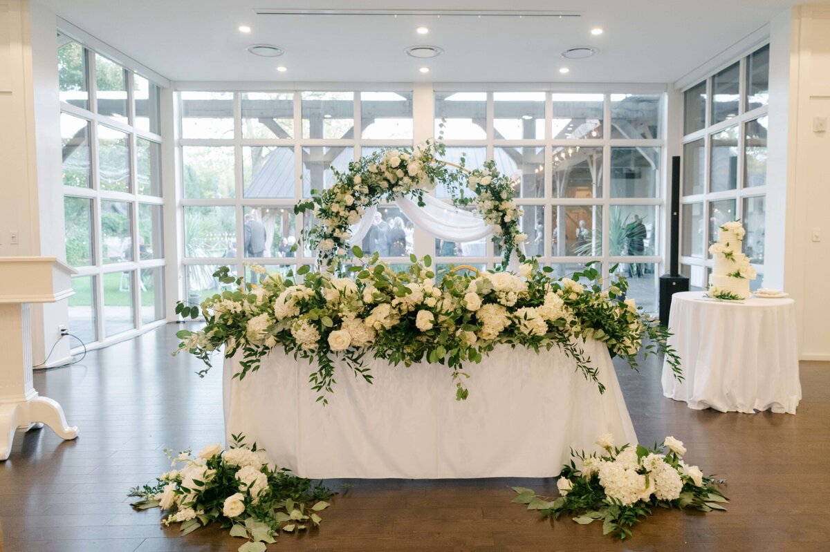 Floral Arch Sweetheart Table