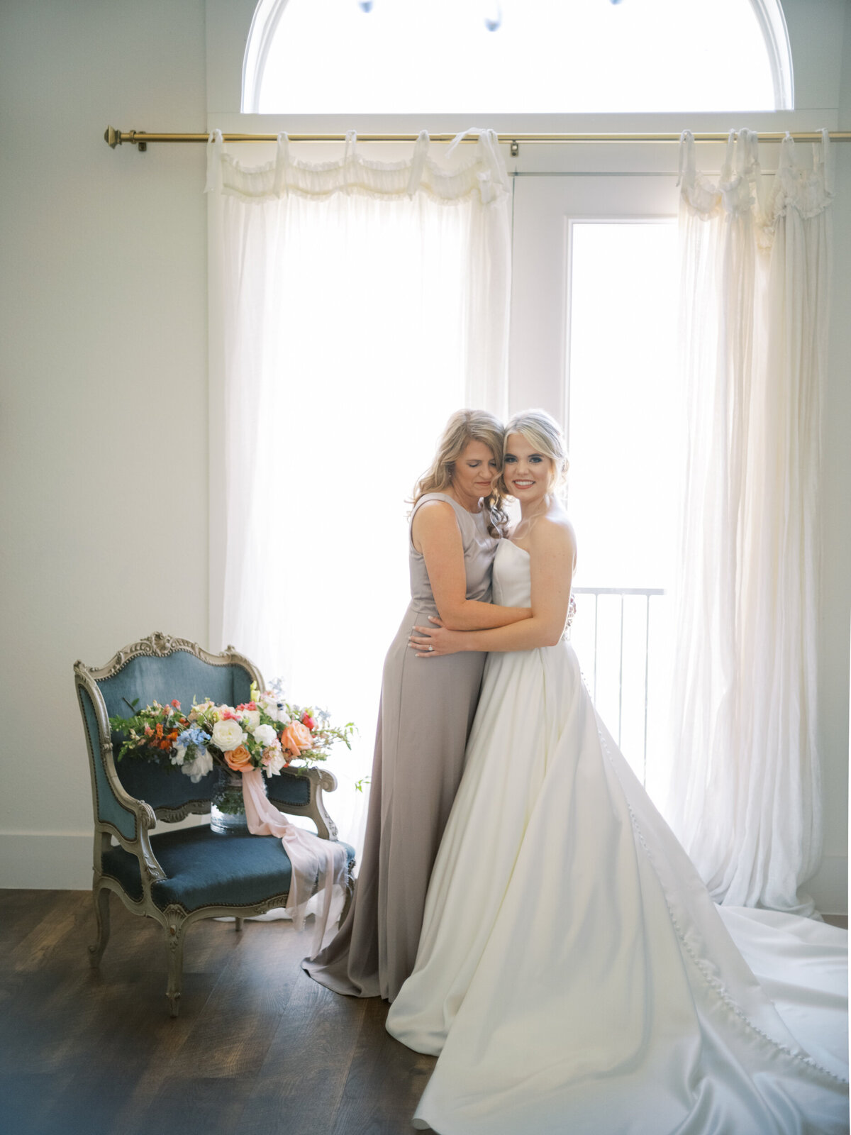 Dallas Wedding Photographer Bethany Erin French Farmhouse64