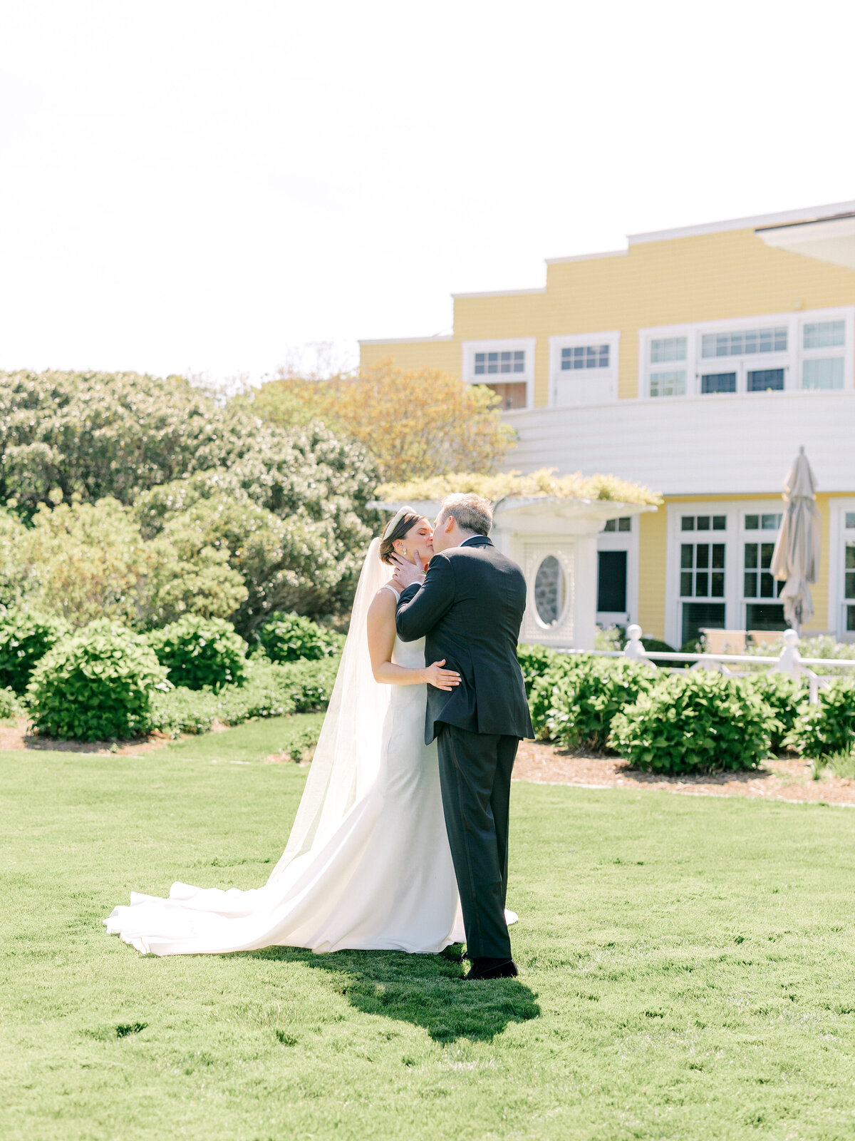 Lauren-Baker-Photography-Ocean-House-Rhode-Island-Wedding-21