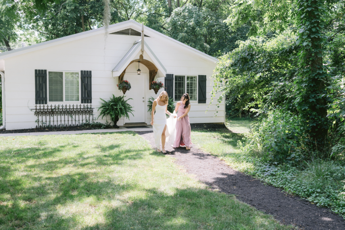 bridal-suite-artisan-acres-cottage