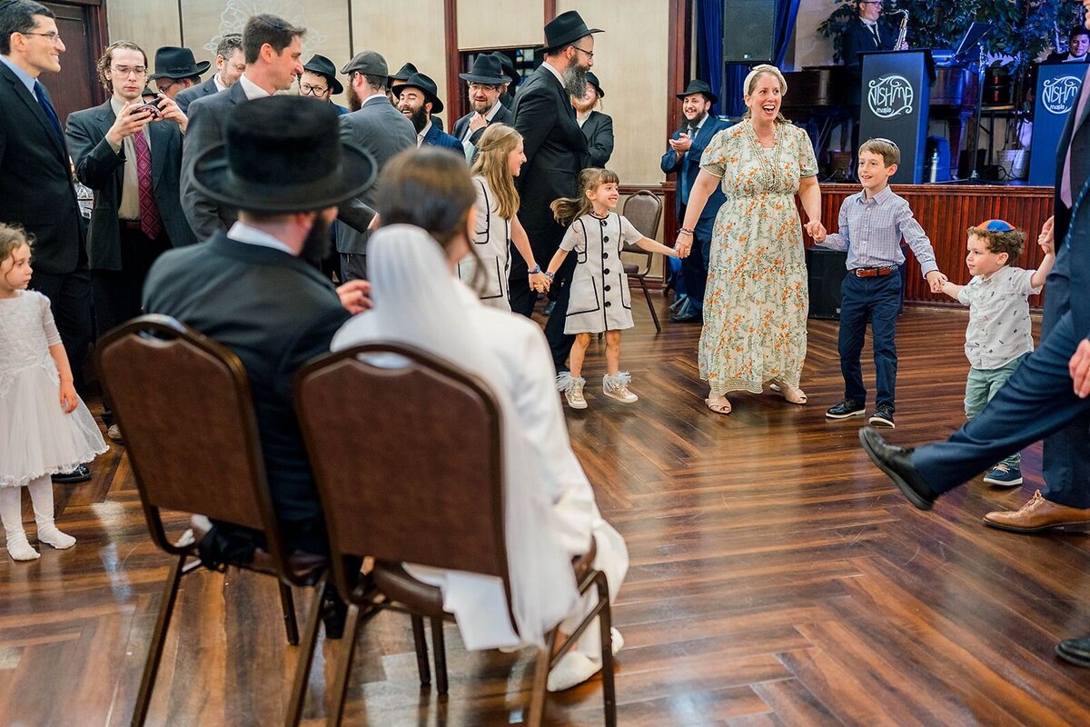 Eliana-Melmed-Photography-Chicago-LosAngeles-Jewish-WeddingPhotographer-CarmiKalman-Shtick-00011