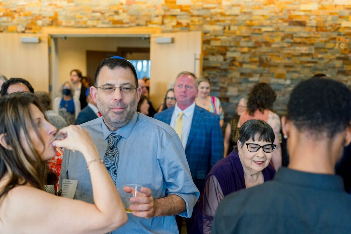 Eliana-Melmed-Photography-Chicago-LosAngeles-Jewish-WeddingPhotography-ShulaNoah-Chuppah-00092