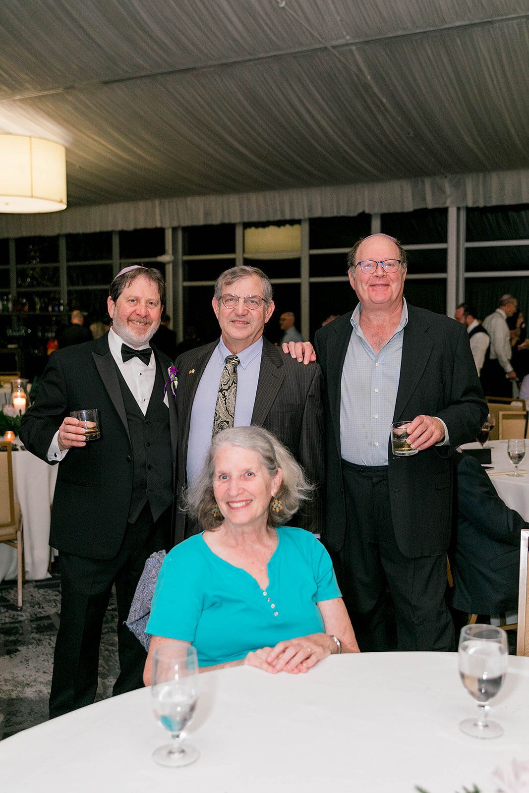 Eliana-Melmed-Photography-Chicago-LosAngeles-Jewish-WeddingPhotography-Dancefloor-00049