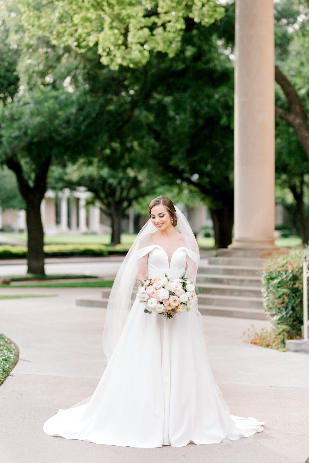 Lexi Broughton Bridal Portraits at TCU Robert Carr Chapel Fort Worth, Texas | Sami Kathryn Photography | Dallas DFW Wedding Photographer | R. Love Floral Blush and Peach Bouquet-31