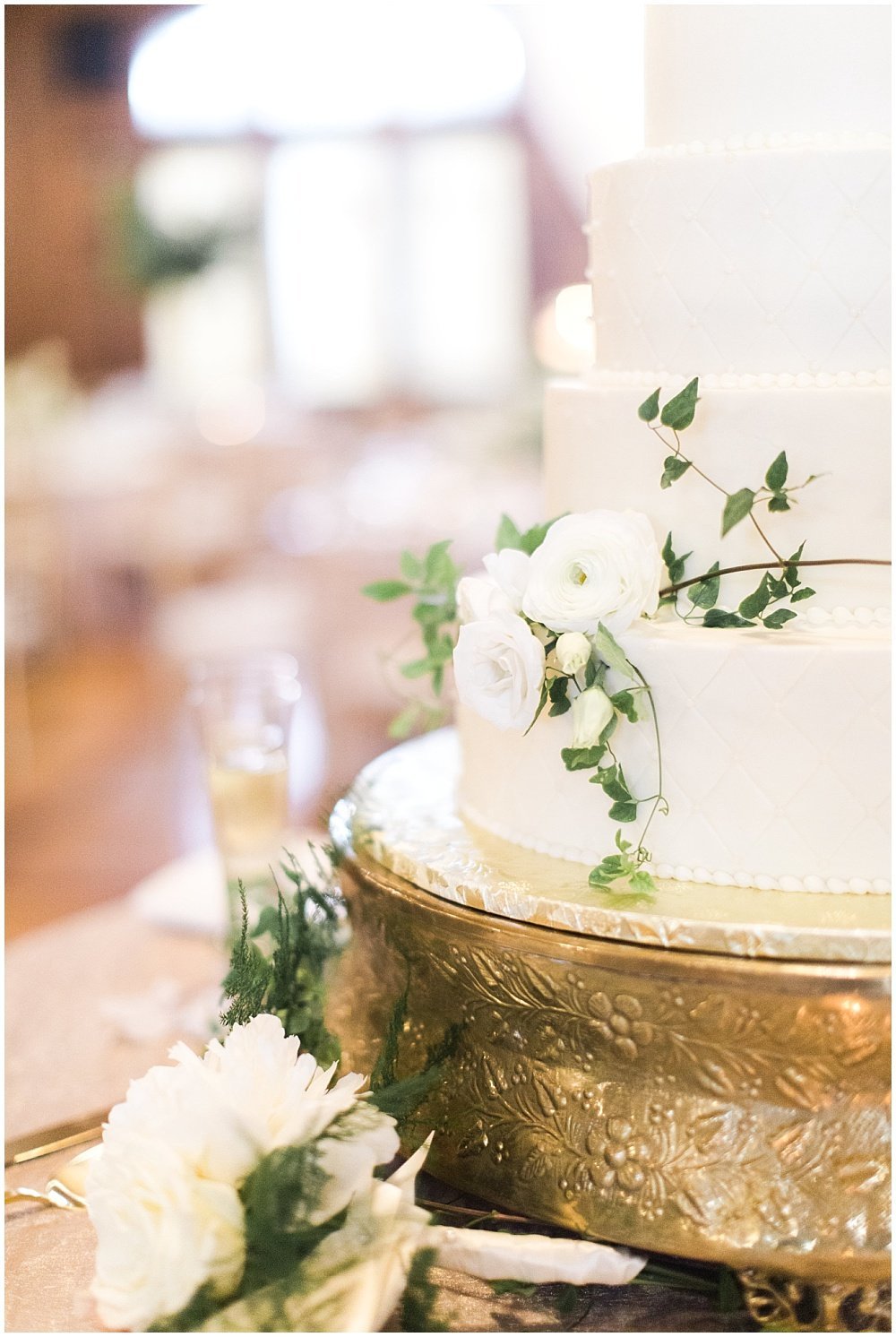 Spring-Scottish-Rite-Cathedral-Neutral-Gold-Ivory-Greenery-Floral-Indianapolis-Wedding-Ivan-Louise-Images-Jessica-Dum-Wedding-Coordination_photo_0019