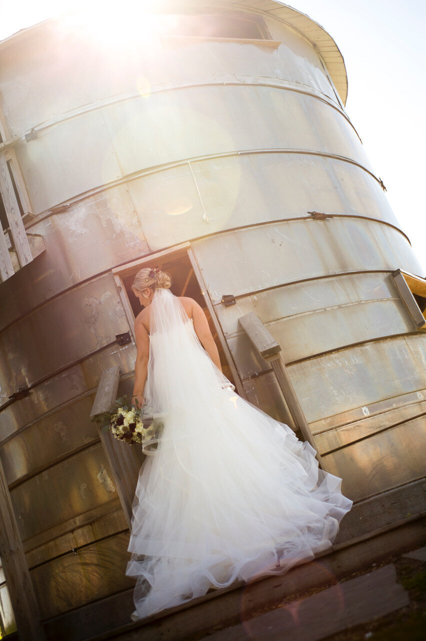Iowa-wedding-with-water-tower