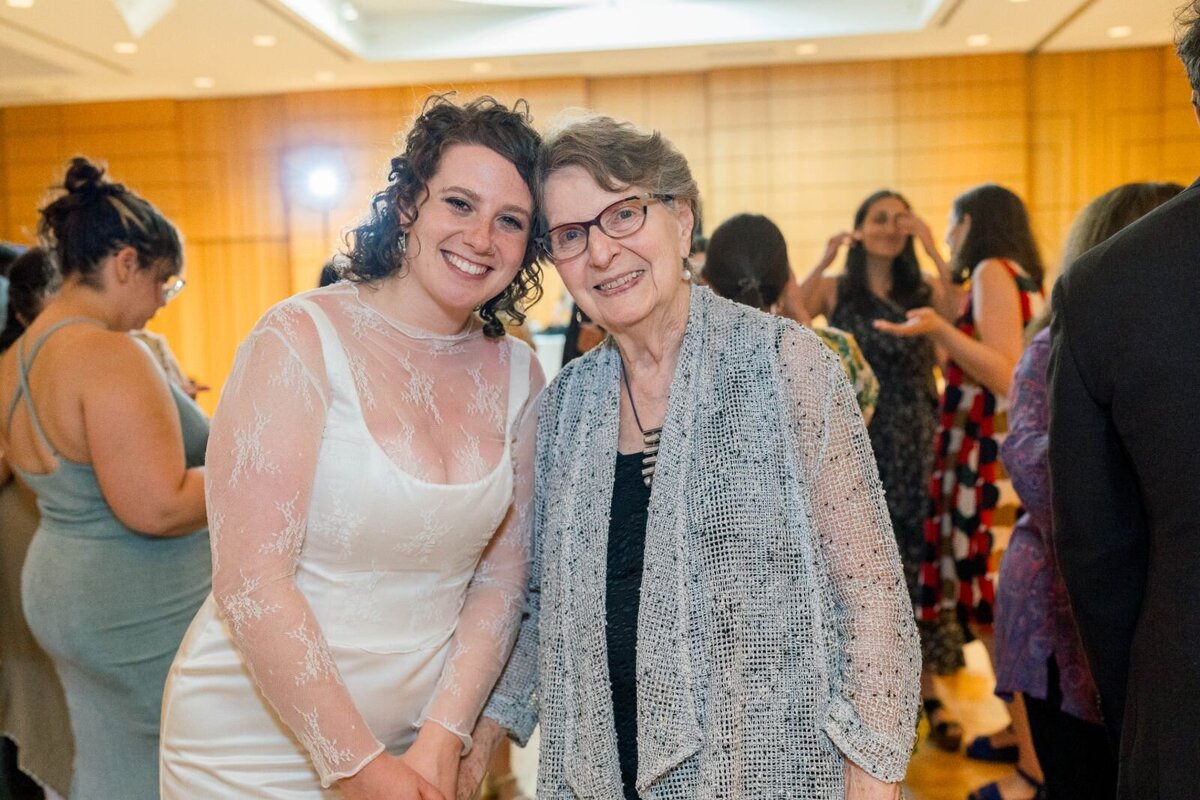 processed_ElianaMelmedPhotography_JewishWeddingPhotographer_ShulaNoah_Dancing-262