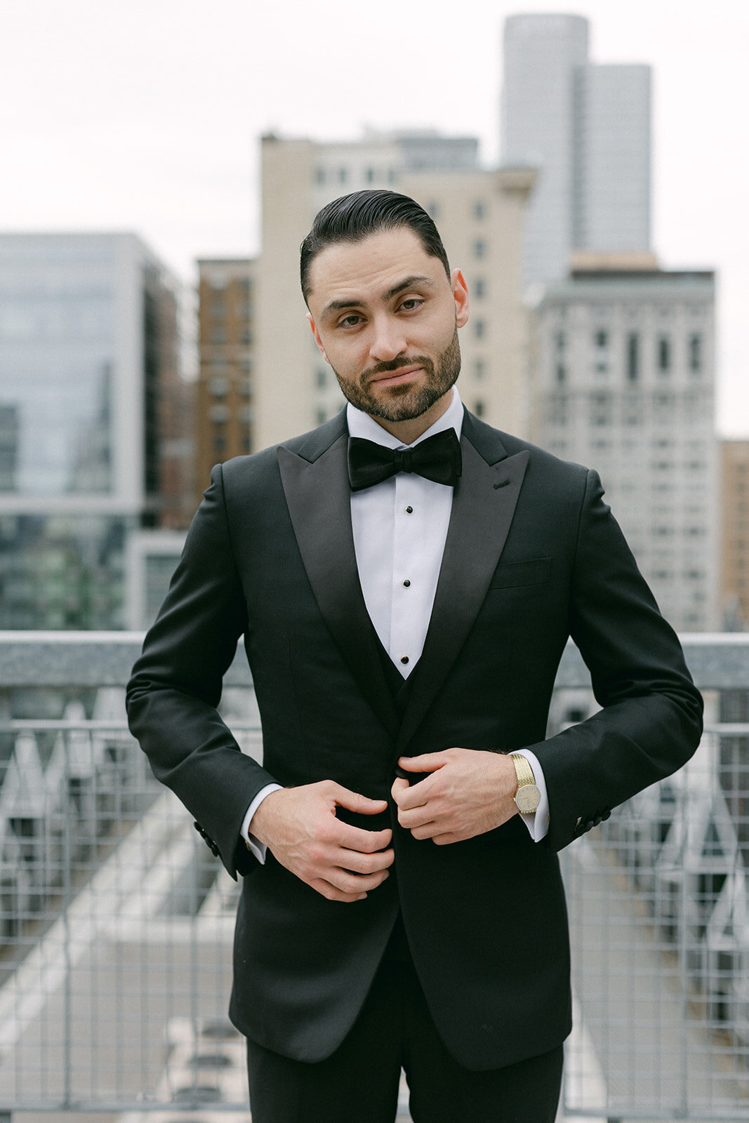 Meg Lee is a luxury Pittsburgh wedding photographer specializing in timeless, editorial, and heartfelt wedding photography for modern couples.