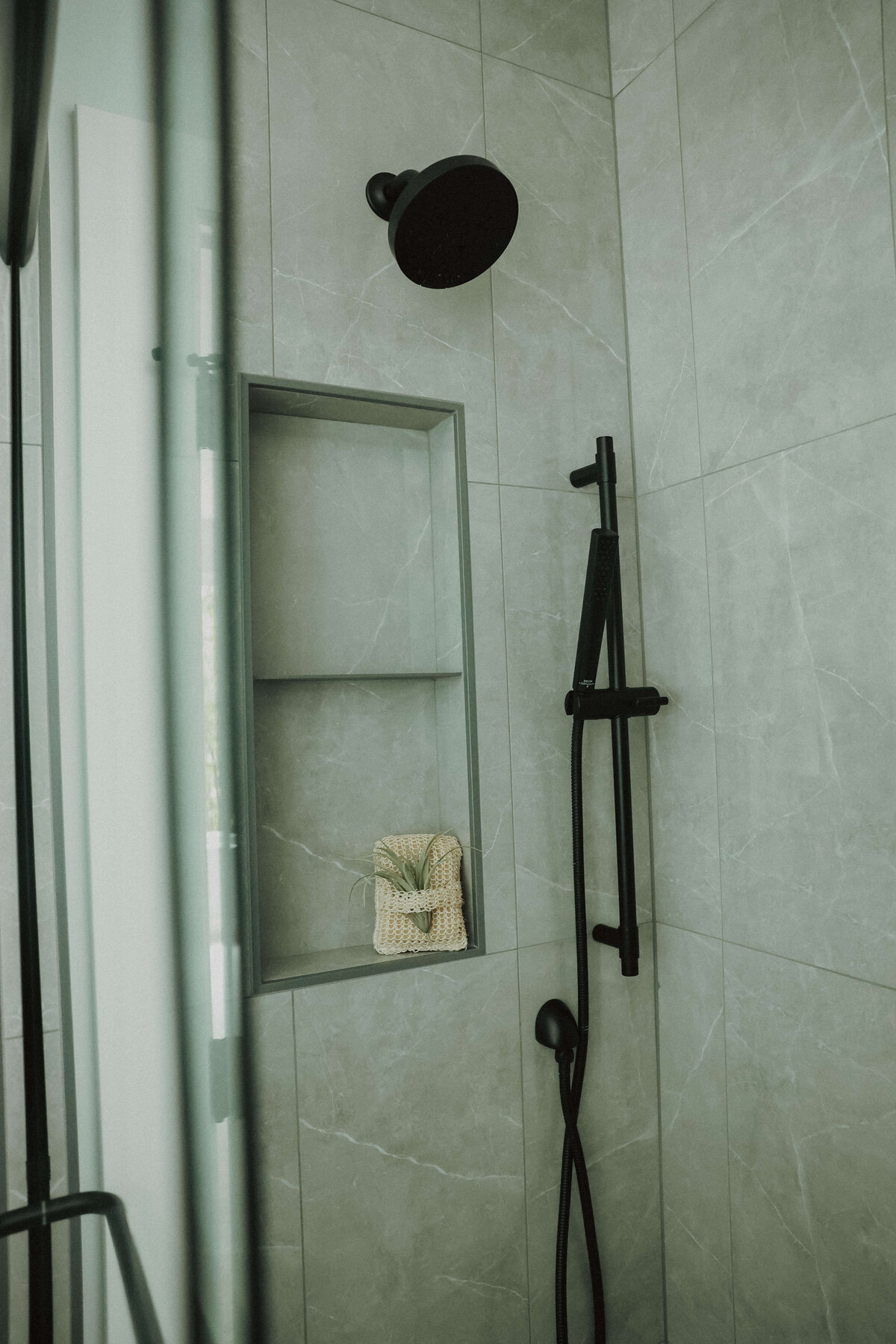 6907-Bathroom-Panora-Central-Iowa-Custom-Home-JRL-Builders-E23A9320