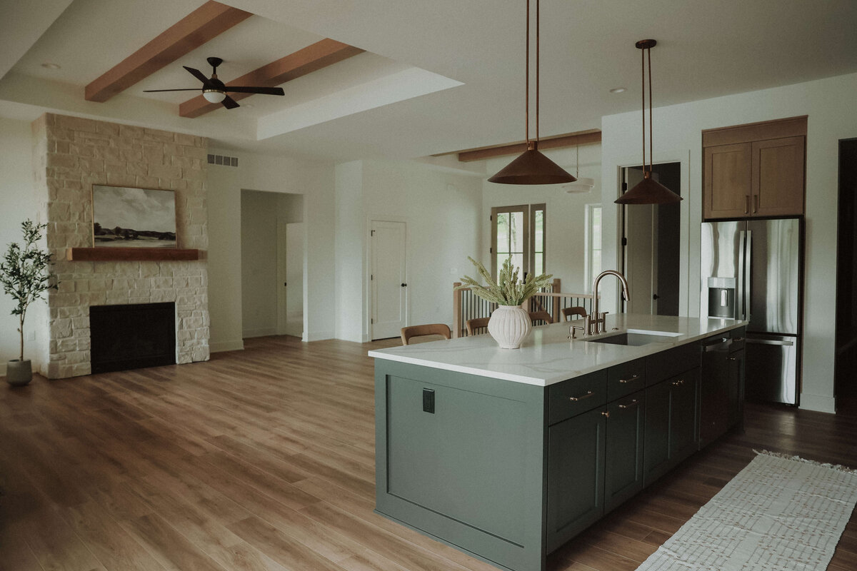 4108-Livingroom-Panora-Central-Iowa-Custom-Home-JRL-Builders-E23A8899