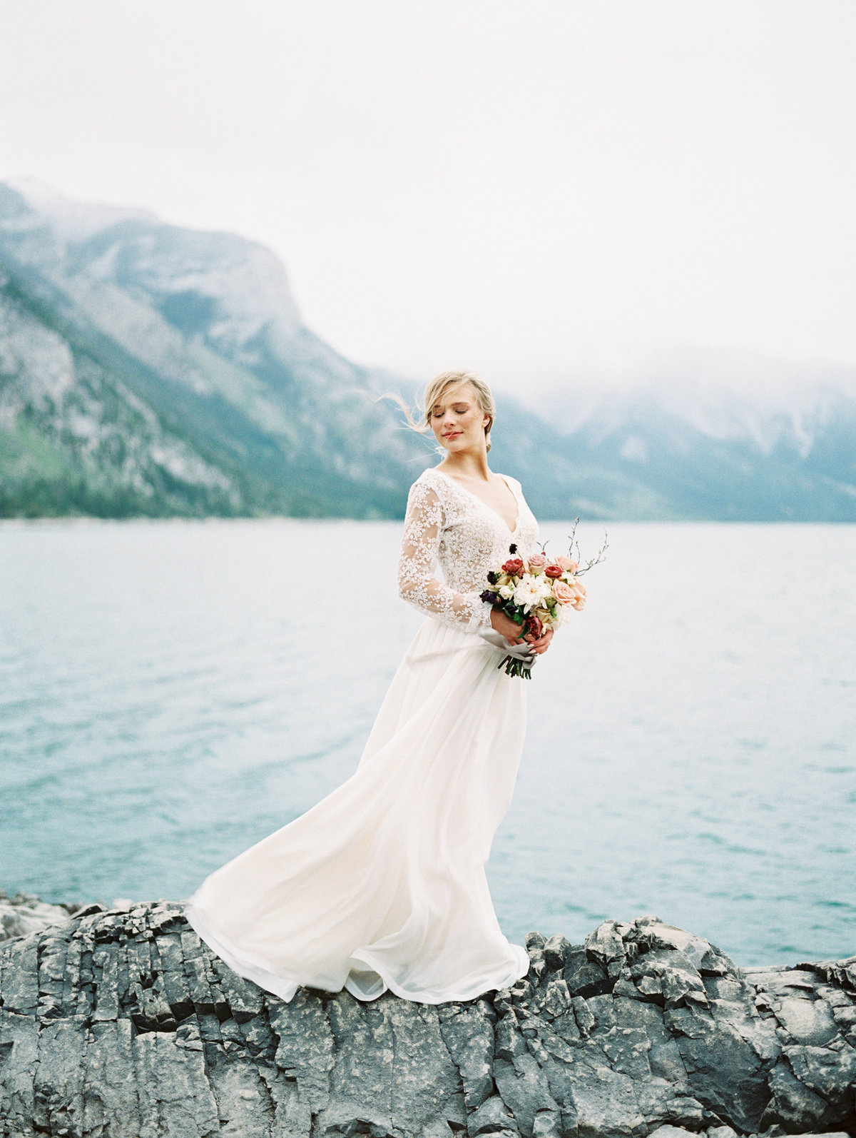 wedding elopement on turquoise coloured lake teryn lee photography