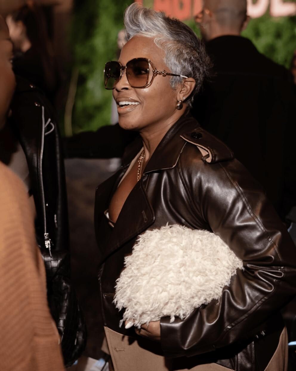 8f5a4-295c-4069-b35d-c2149e6f9._AC_._SX1200_SCLZZZZZZZ_