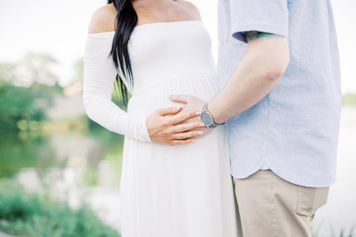 full service maternity photographer milwaukee