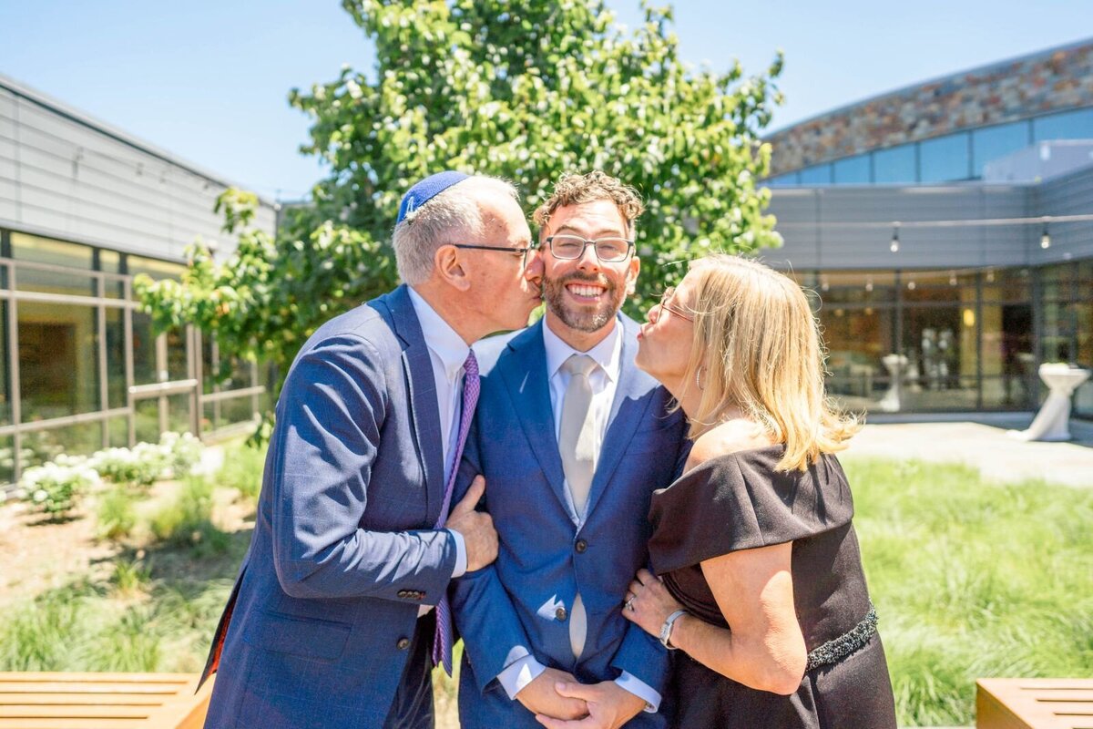 Eliana-Melmed-Photography-Chicago-LosAngeles-Jewish-WeddingPhotography-ShulaNoah-FamilyFormals-00078