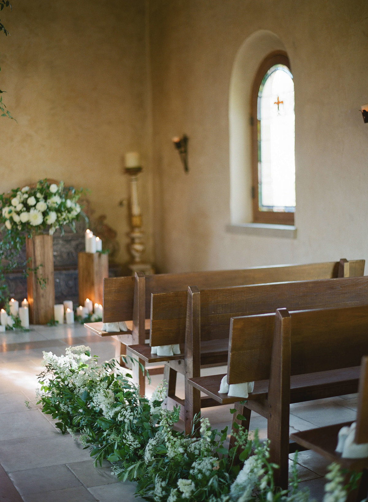 5-KTMerry-weddings-Cal-a-Vie-french-chapel