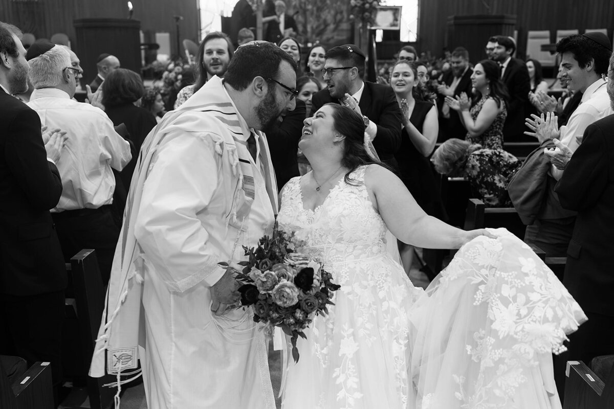Eliana-Melmed-Photography-Chicago-LosAngeles-Jewish-WeddingPhotography-ElianaSklar-Chuppah-00218