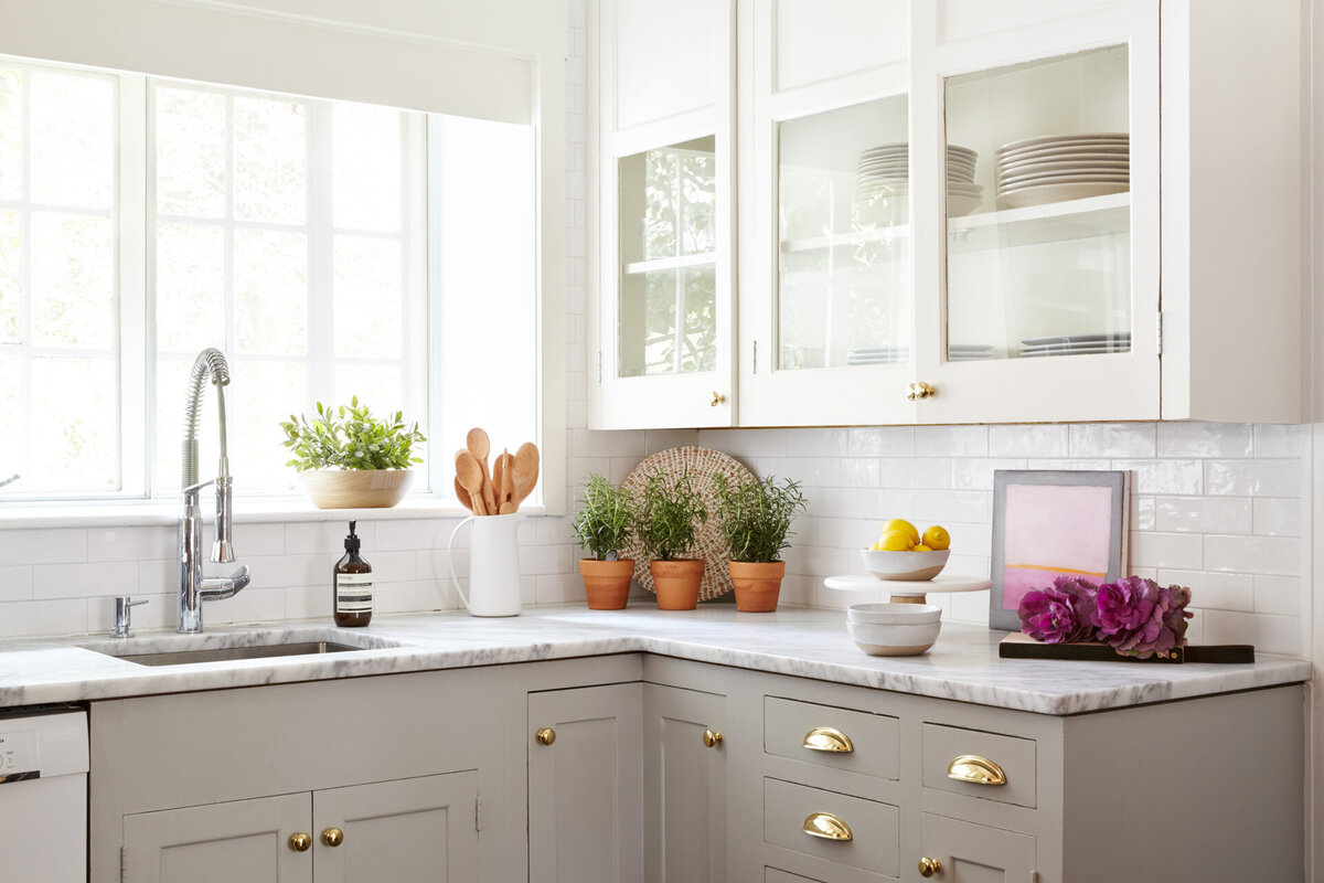 light-and-neutral-east-coast-kitchen-by-stephanie-kraus-designs