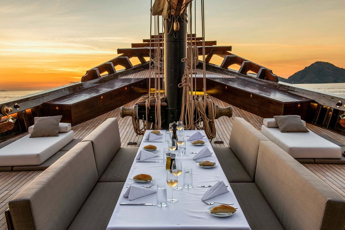 Amandira Luxury Yacht Charter Indonesia  Dining