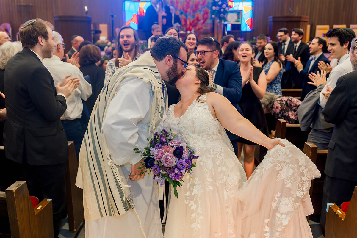 Eliana-Melmed-Photography-Chicago-LosAngeles-Jewish-WeddingPhotography-ElianaSklar-Chuppah-00219