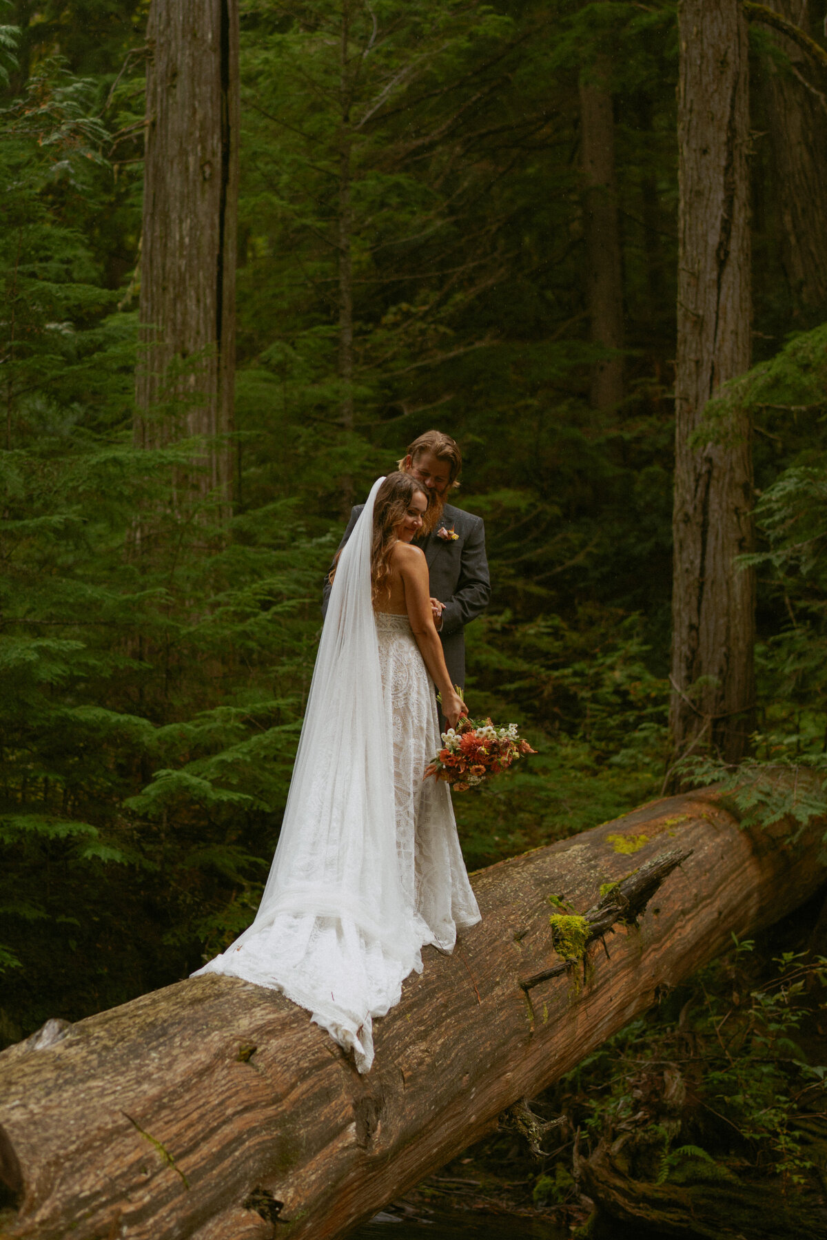 BRITISHCOLUMBIAWEDDINGPHOTOGRAPHER-114