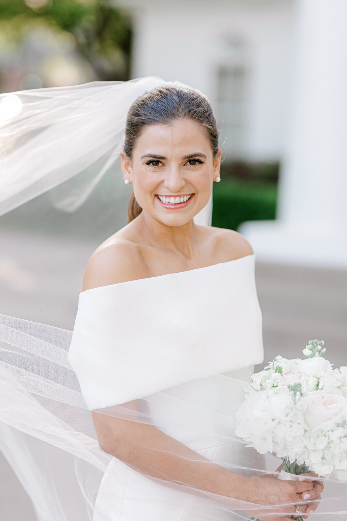 Annie's Bridal Portraits at Arlington Hall Turtle Creek Park | Dallas Wedding Photographer | Sami Kathryn Photography-11