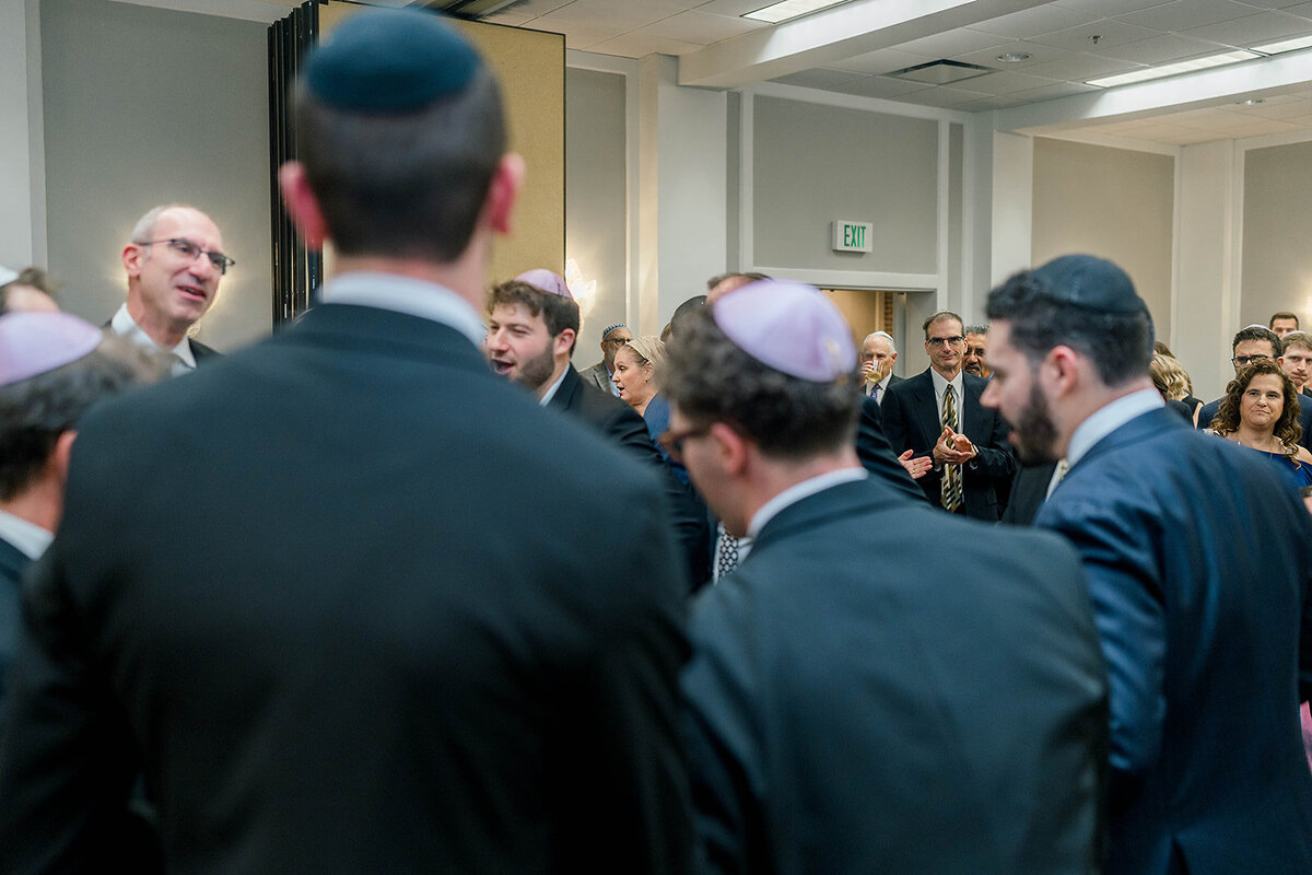 Eliana-Melmed-Photography-Chicago-LosAngeles-Jewish-WeddingPhotography-KabbalatPanim-00097