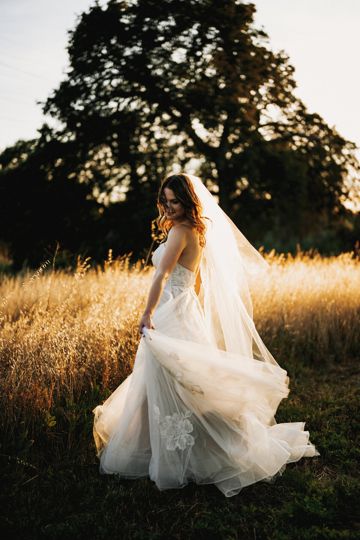 Elopement-photographer-bride-sunset-portrait