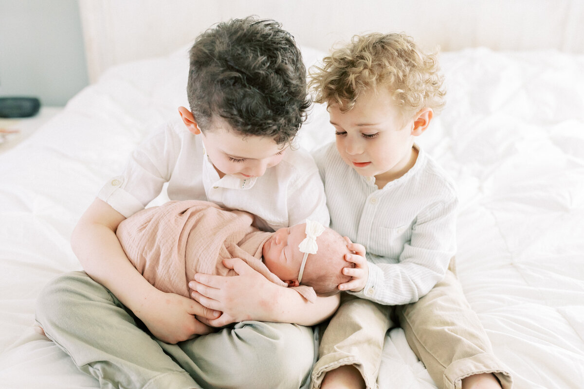 Milwaukee family newborn photography