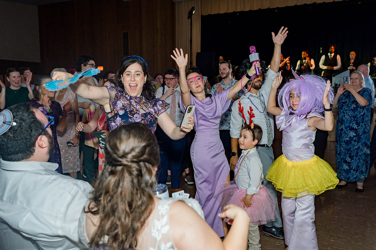 Eliana-Melmed-Photography-Chicago-LosAngeles-Jewish-WeddingPhotography-ElianaSklar-Shtick-00027