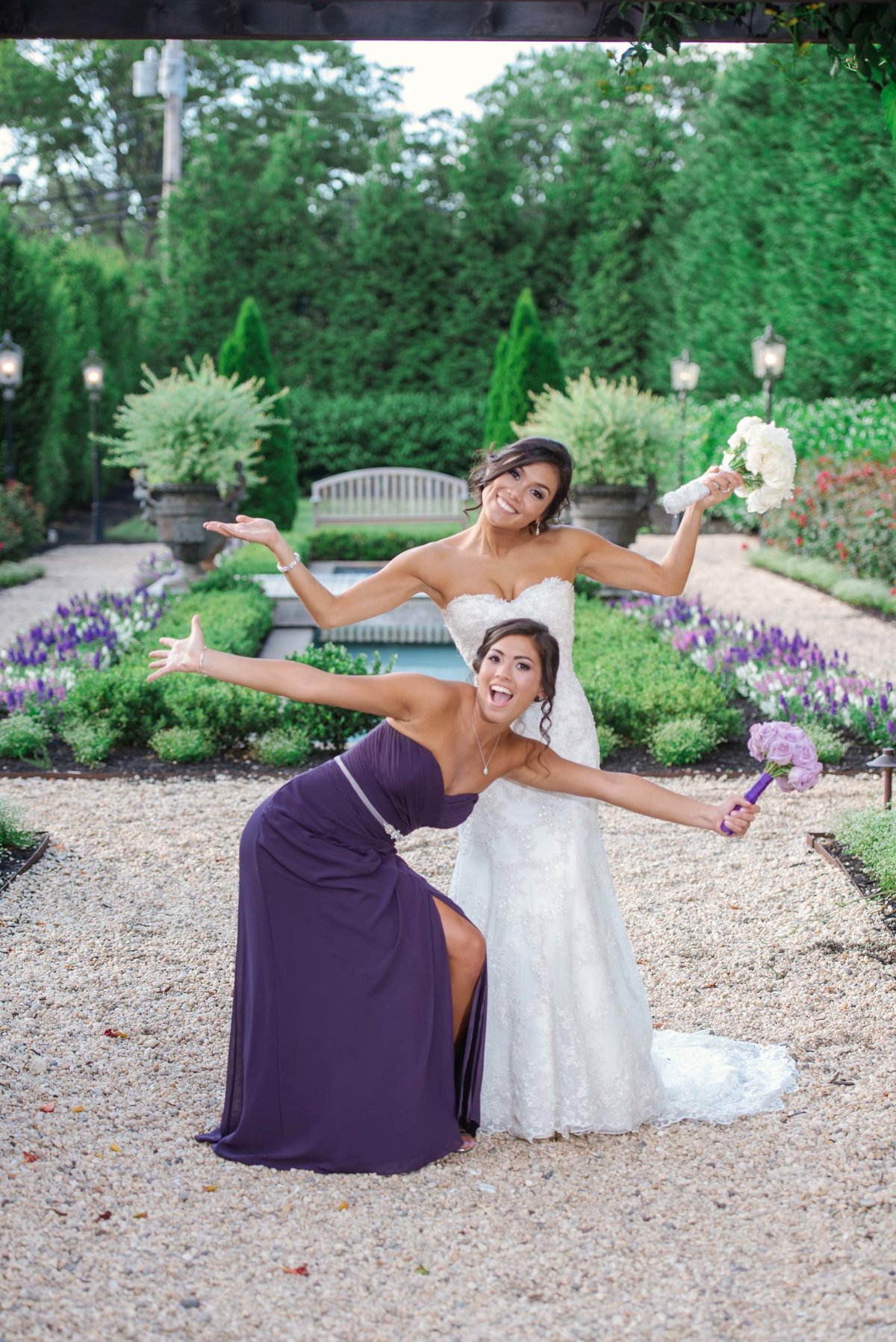 Fun bride and maid of honor photo at Larkfield Manor