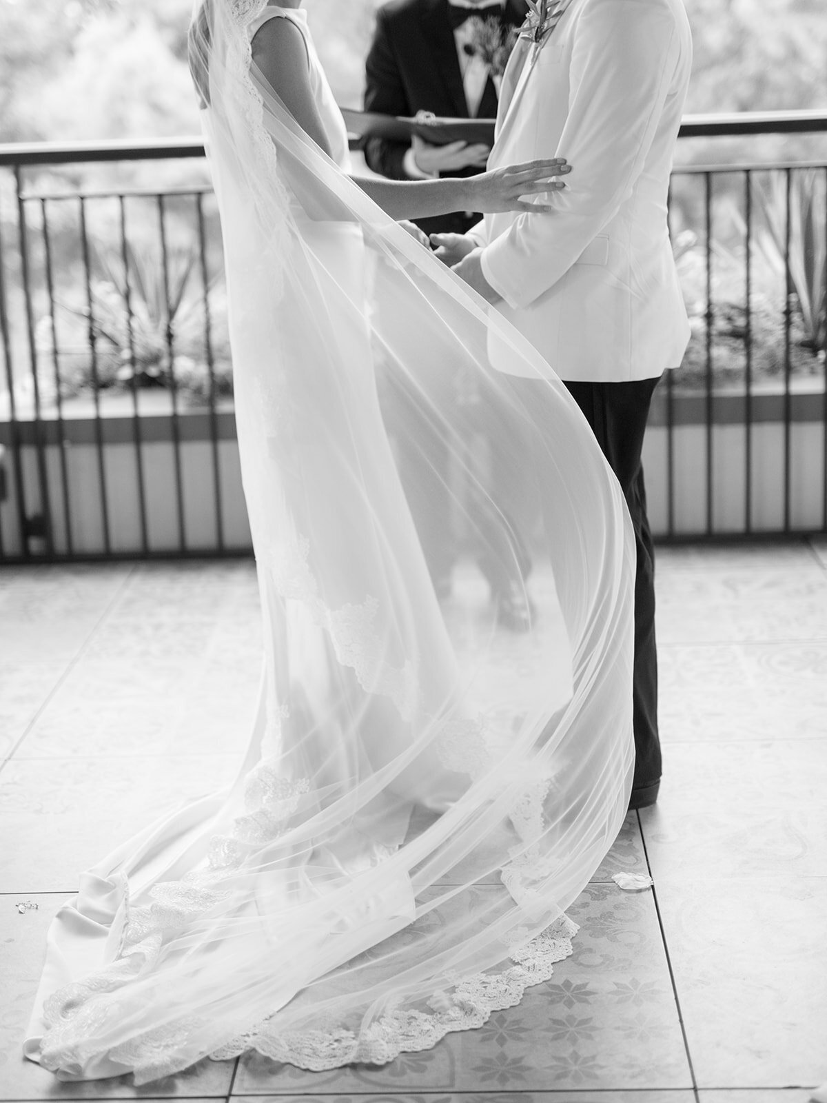 NicoleChase-Wedding-featherandtwine-899-FineArt-Film-Texas-WeddingPhotographer-RuétPhoto-