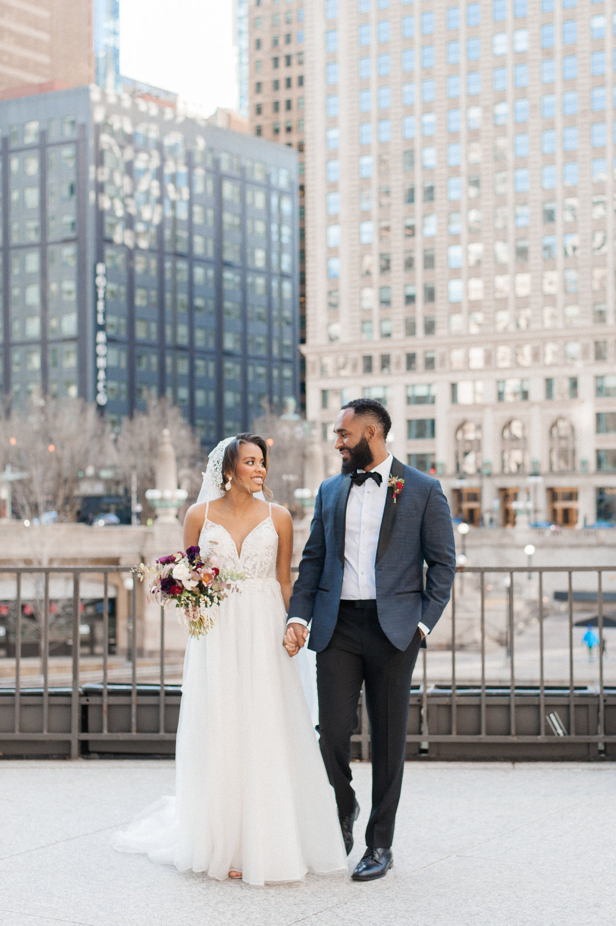 downtown-chicago-brunch-wedding-photo