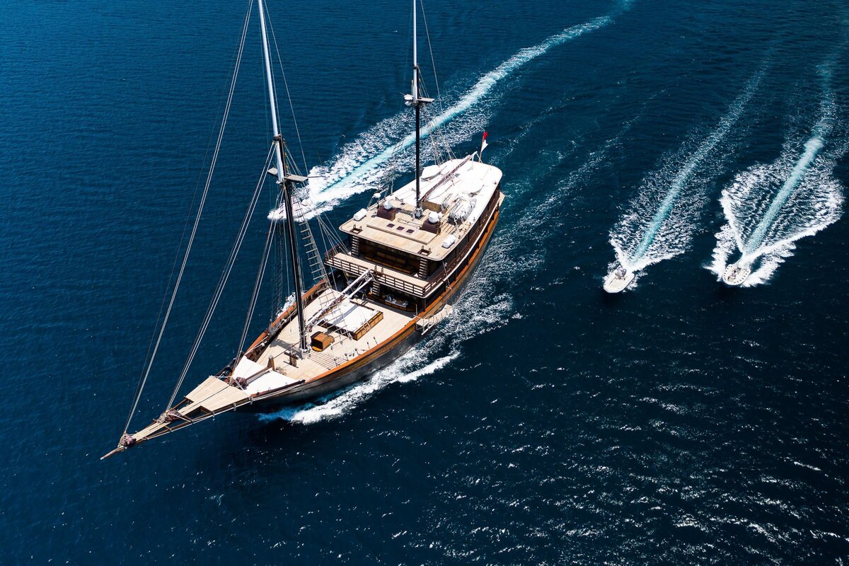 Discover unparalleled luxury and adventure aboard Dunia Baru, the epitome of yachting excellence in Indonesia.