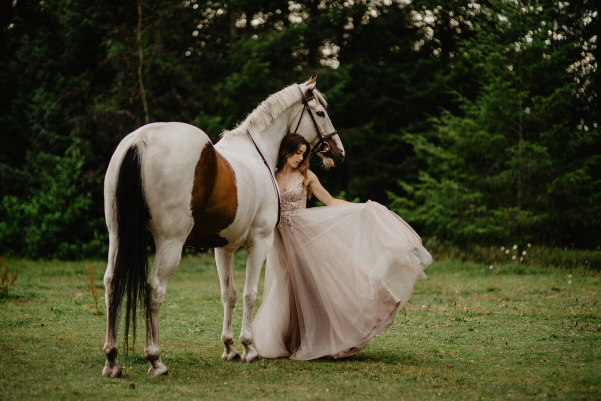 Summer Golden Hour Equestrian Horse Prom Session_05
